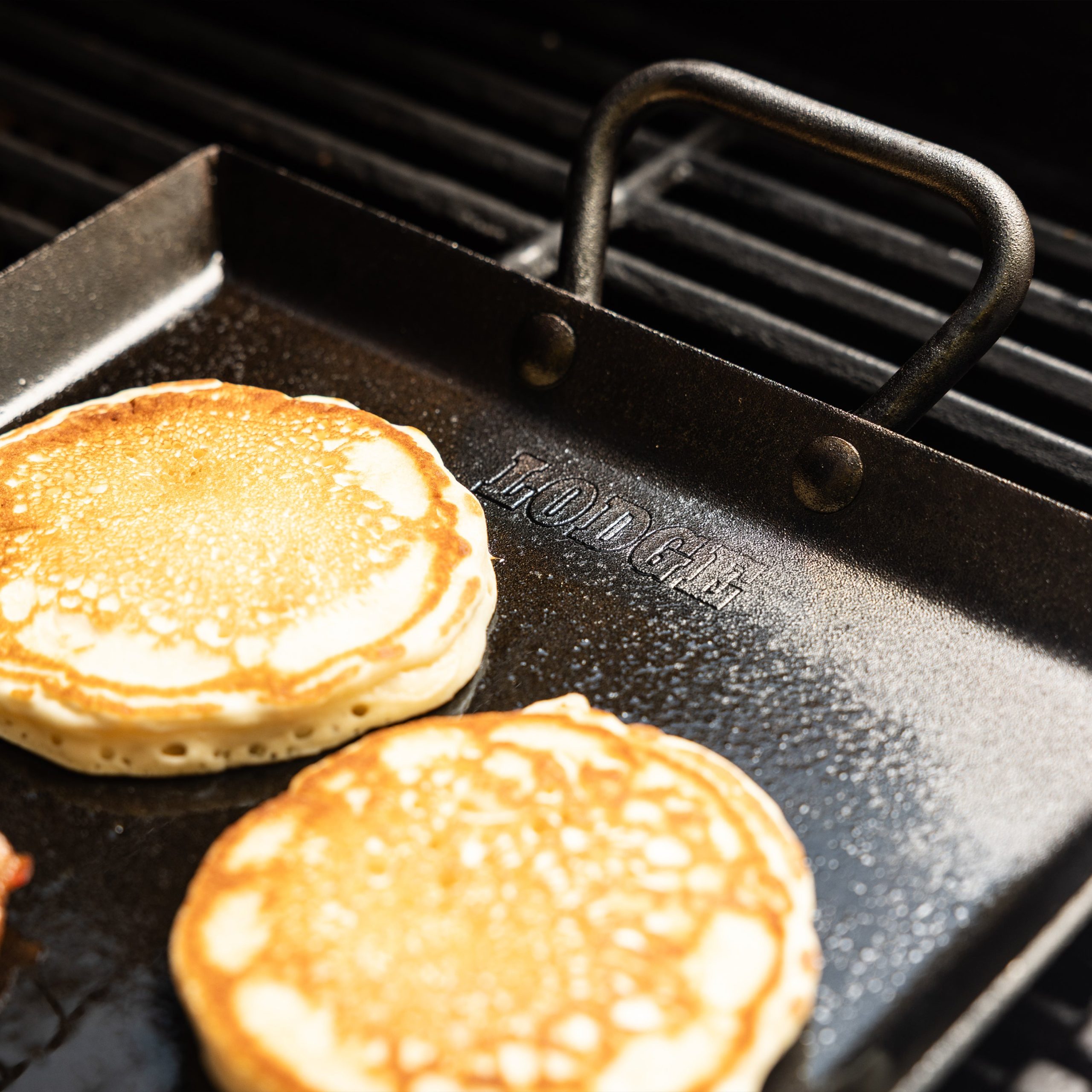 18 x 10 Inch Seasoned Carbon Steel Griddle - Image 3